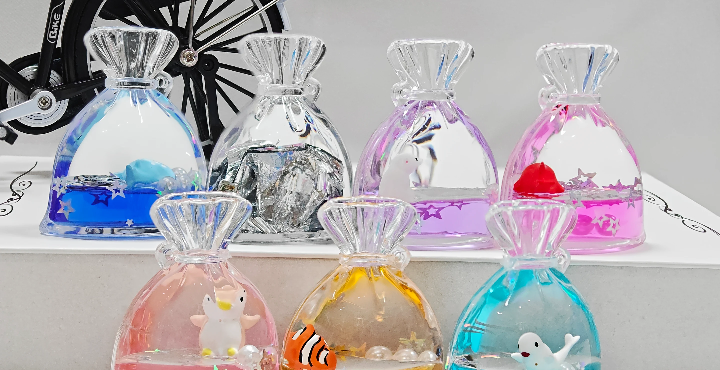 Het handgemaakte proces van Liquid Keychain.
